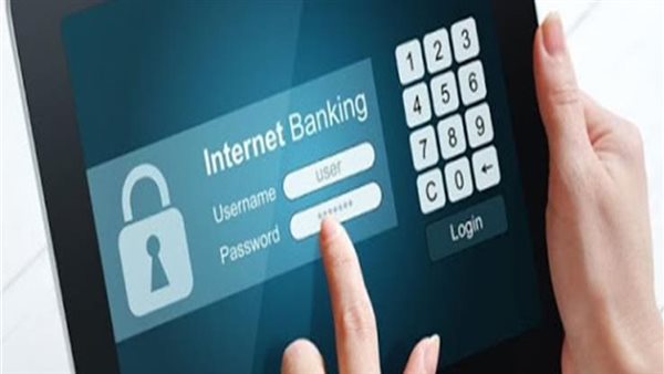 السحب من الصراف الآلي في المقدمة.. فرض رسوم وعمولات على 7 خدمات مصرفية بدءا من هذا التوقيت