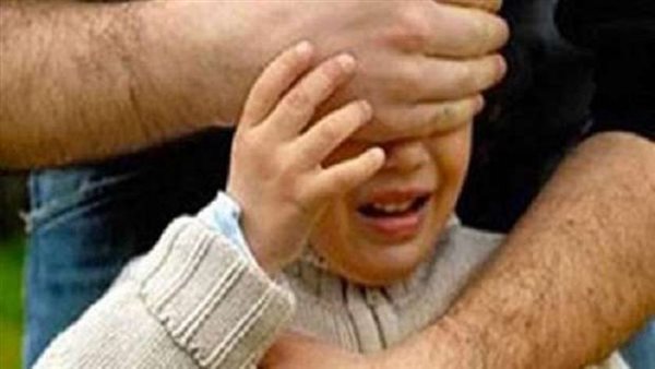  بسبب العقم.. ربة منزل تخطف طفلا بمساعدة شقيقها من شارع بالهرم