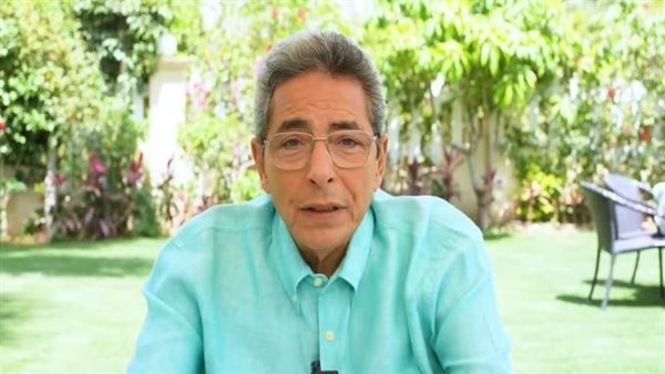 معرفش حاجة وعيب الكلام ده.. تعليق ناري من محمود سعد على جدل أبناء سمير صبري وزواجه من فنانة مشهورة | فيديو