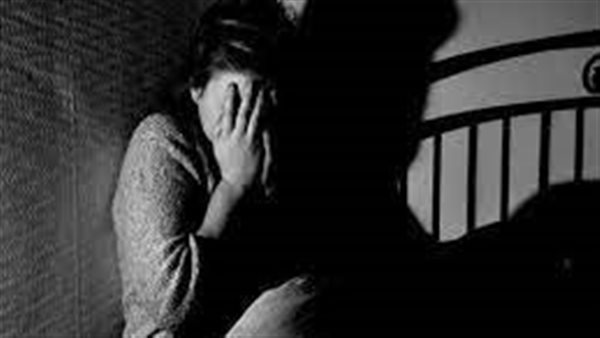 بسبب علاقة غير شرعية.. تفاصيل مثيرة في ضبط سيدة تركت طفلة حديثة الولادة بجوار عقار بأكتوبر