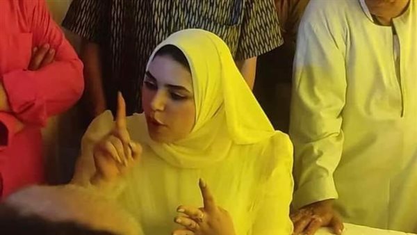 زعلانة من رودود الأفعال السلبية..أول تعليق من عروس «مش هسيب أهلي بالساهل» بعد الهجوم عليها | فيديو