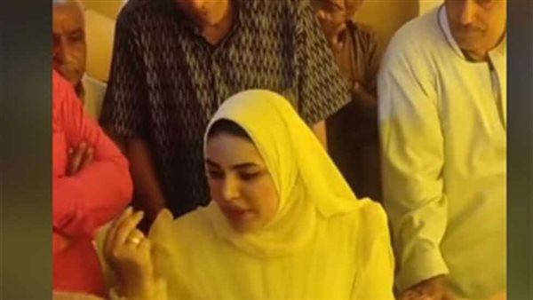 عندها شهوة الكلام.. هجوم ناري من مبروك عطية على عروس كفر الدوار بعد الفيديو المثير للجدل | شاهد