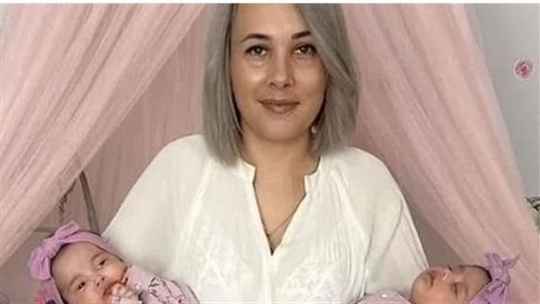 حدث نادر.. سيدة بريطانية تحمل مرتين في أسبوع واحد