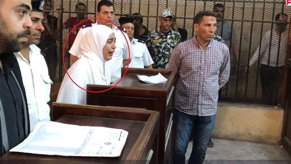 قيدته لعشيقها ليهتك عرضه ويطفئ السجائر في جسده.. تفاصيل مثيرة في إحالة أوراق والدة طفل المحلة للمفتي 