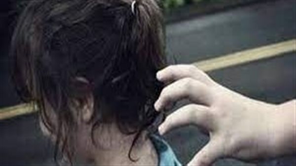 منتقبة.. حقيقة خطف طفلة في أوسيم على يد بائعة مناديل