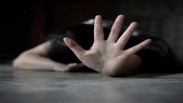 هددها وحاول هتك عرضها.. والد الطفلة ضحية التحرش على يد محفظ قرآن بالمنصورة يكشف تفاصيل صادمة