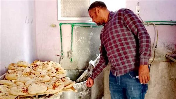 هو الدولة هتحط حاجة تضر للمواطن؟..شعبة المخابز تكشف تفاصيل إضافة البطاطا للقمح في إنتاج الخبز | فيديو