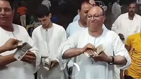 رقصوا علي النعمة بالأحذية.. حكاية فيديو صادم أغضب المصريين | شاهد