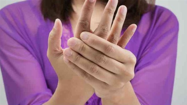 تعرف على الأسباب والعلاج..لماذا تشعر بـ ذراع منمل وثقيل عند الاستيقاظ من النوم؟ 