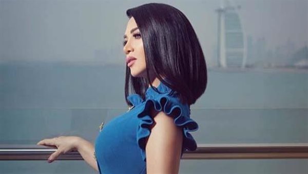 والدها مسيحي ووالدتها مسلمة.. قصة اعتناق ديانا حداد للإسلام | فيديو