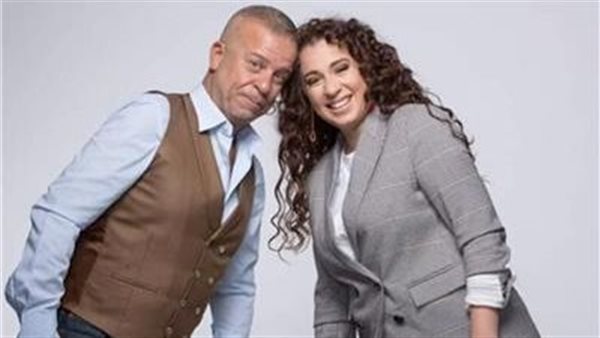 من إلغاء متابعة للغزل..القصة الكاملة لخلاف شريف منير وابنته أسما | شاهد