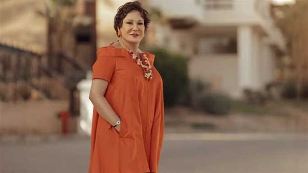 هكذا علق الجمهور..لبلبة تثير الجدل على السوشيال ميديا بجلسة تصوير شبابية | شاهد