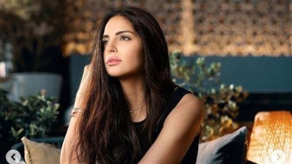 مش مصدقين..كيف استقبل الجمهور أول جلسة تصوير لـ آمال ماهر بعد شائعة اختفائها؟ | شاهد