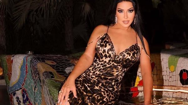 هنعيش كام مرة..وصلة رقص لـ سمية الخشاب على أغنية عمرو دياب | شاهد