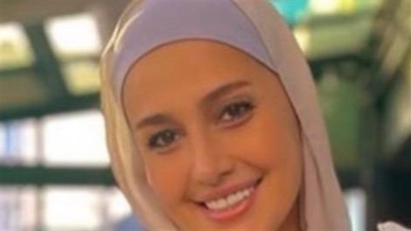 بسبب الحجاب.. حلا شيحة تحذف صورة ابنتها بعد الهجوم عليها | شاهد