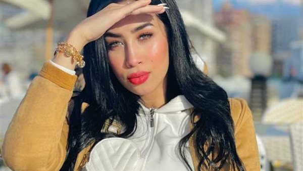 كان عاوز يقعد في البيت..سبب صادم وراء اعتداء زوج آمال أبو المجد عليها ومحاولة اجهاضها