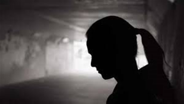 بث مباشر من غرفة النوم.. كيف حاولت فتاة إنهاء حياتها في القاهرة؟