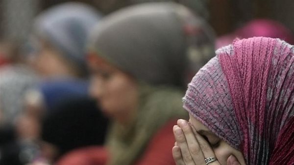 يجوز في حالة واحدة.. رد حاسم من «الإفتاء» على أداء صلاة الجنازة في المنزل | فيديو