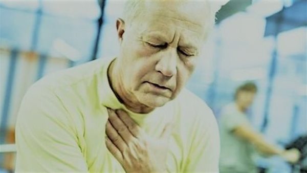 تقلل من نسبة الكوليسترول في الدم.. دراسة تنصح بتناول حبة واحدة من هذه الفاكهة يوميًا