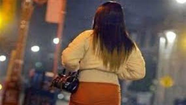 خطفته عشيقته وصورته عاريا.. ماذا حدث داخل شقة الهرم بين مقاول و3 ستات؟