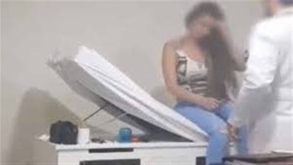 التحريات كشفته.. القصة الكاملة لتحرش طبيب جلدية شهير بمريضته 