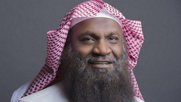 لكل وقت حقه.. الشيخ عادل الكلباني ينشر فيديو جديد من داخل حمام السباحة | شاهد