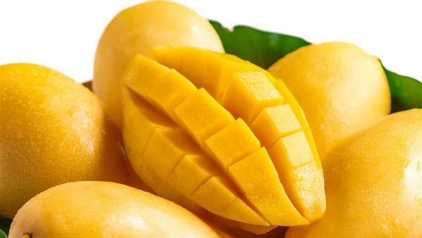 أمراض صادمة لا تتوقعها..هذا ما يحدث لجسمك عند الإكثار من تناول المانجو