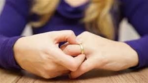 بيحب الرجالة وفضحني مع السواقين.. تفاصيل مثيرة في رفع زوجة دعوى خلع ضد زوجها