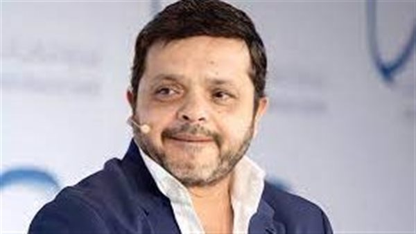 خان عهد كرش العيلة.. محمد هنيدي يسخر من ابنه بطريقة كوميدية | شاهد