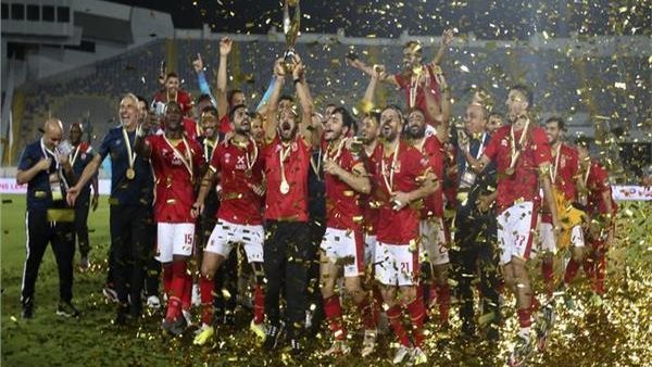 شامم ريحة مشكلة..أحمد شوبير يفجّر مفاجأة مدوية عن مشاركة الأهلي في دوري أبطال أفريقيا