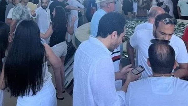 مش على رغيف عيش دي فيلل بـ 115مليون وخلصت.. صور زحام فيلات مراسي تثير جدل | شاهد