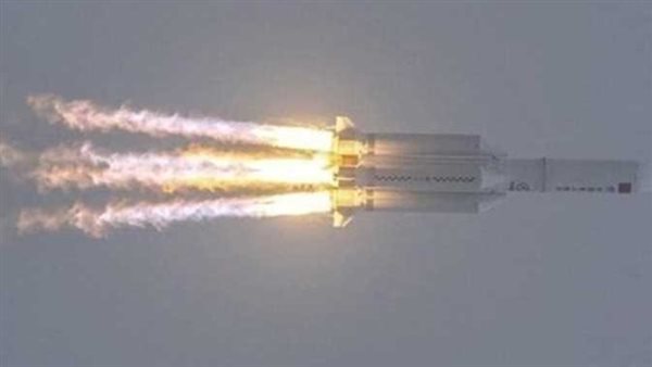 لقطات جديدة..لحظة سقوط حطام الصاروخ الصيني الذي أثار هلع العالم | فيديو