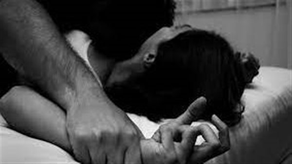 مارست الرذيلة أمام ابنها.. كيف تلاعبت شيطانة الجيزة بعشيقها الميكانيكي وزوجها الكهربائي ؟