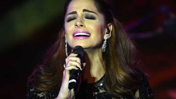 بعد أزمتها الأخيرة.. ظهور جديد لـ آمال ماهر 