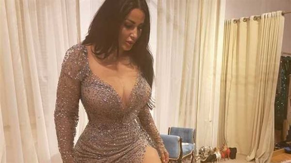 وشها اتحرق.. هجوم ناري على ندى الكامل بسبب تحريف آية قرآنية | شاهد