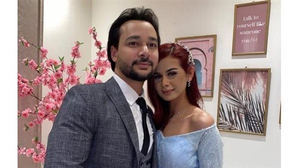 بعدما فضحها.. أزمة تضرب طليق منة عرفة عقب طلاقهما