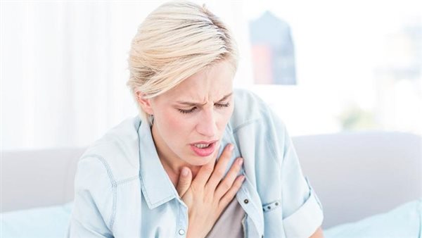 احذر منها..ما سر الوخزات الحادة التي نشعر بها في الصدر أحيانا؟