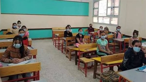 بيان عاجل من الحكومة يكشف حقيقة إغلاق باب التحويلات بين المدارس 