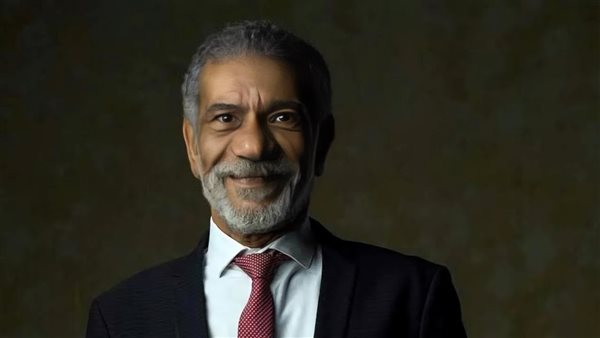غيبوبة أم تسمم؟.. تفاصيل الحالة الصحية للفنان سيد رجب ودخوله المستشفى