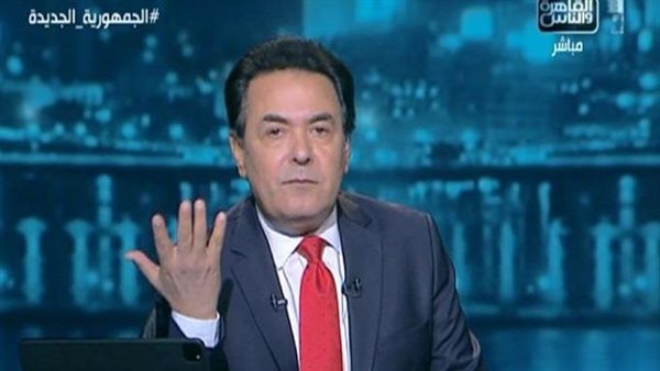 حاولوا ابتزازي.. تفاصيل مثيرة عن اختراق هاتف الإعلامي خيري رمضان من عصابة في المغرب | شاهد