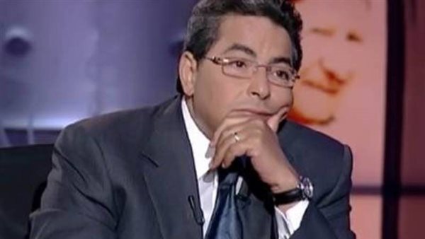 مبحبوش ولا أحترمه ولا فاكر مات إمتى.. محمود سعد يكشف مواقف صادمة عن والده | شاهد