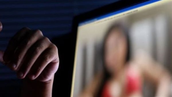 هتجوزك يفضحك.. تفاصيل مثيرة في تهديد مدير تصوير سينمائي لفتاة تحت التدريب