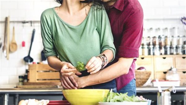 لن تتوقعها..هبة قطب تنصح بوجبات يجب تناولها قبل العلاقة الزوجية