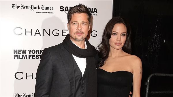 كدمات على جسدها ومصطلحات عنصرية.. القصة الكاملة لادعاءات أنجلينا جولي ضد براد بيت | شاهد