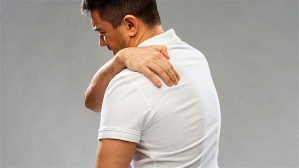 لا تتجاهله.. احذر ألم الكتف مؤشر على الإصابة بأمراض خطيرة
