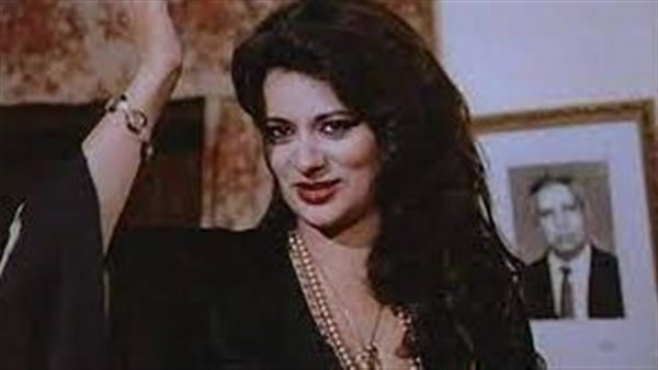 قفشتها مع جوزي في أوضة نومي.. حكاية تعرض فريدة سيف النصر للخيانة من صديقتها الأنتيم | فيديو