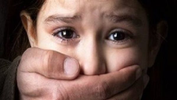 في عشة الفلاحين.. القصة الكاملة لتحرش شاب بطفلة في الصف الـ 5 الإبتدائي