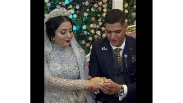 ربع كيلو ذهب.. عروس من قرية مصرية تثير الجدل بشبكة ضخمة | شاهد