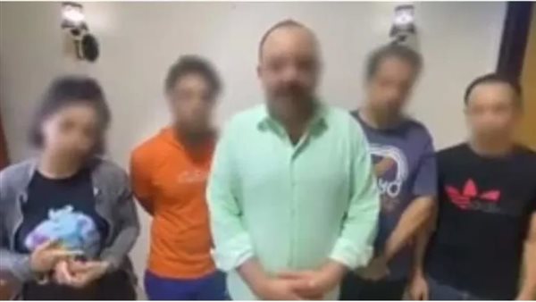 كمائن ولجان مرور وهمية.. تفاصيل القبض على أحمد الدسوقي أشهر ضابط مزيف في مصر | فيديو