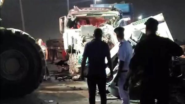 جثث في أكياس وحديد معجون..القصة الكاملة لتصادم تريلا و7 سيارات على الطريق الدائري